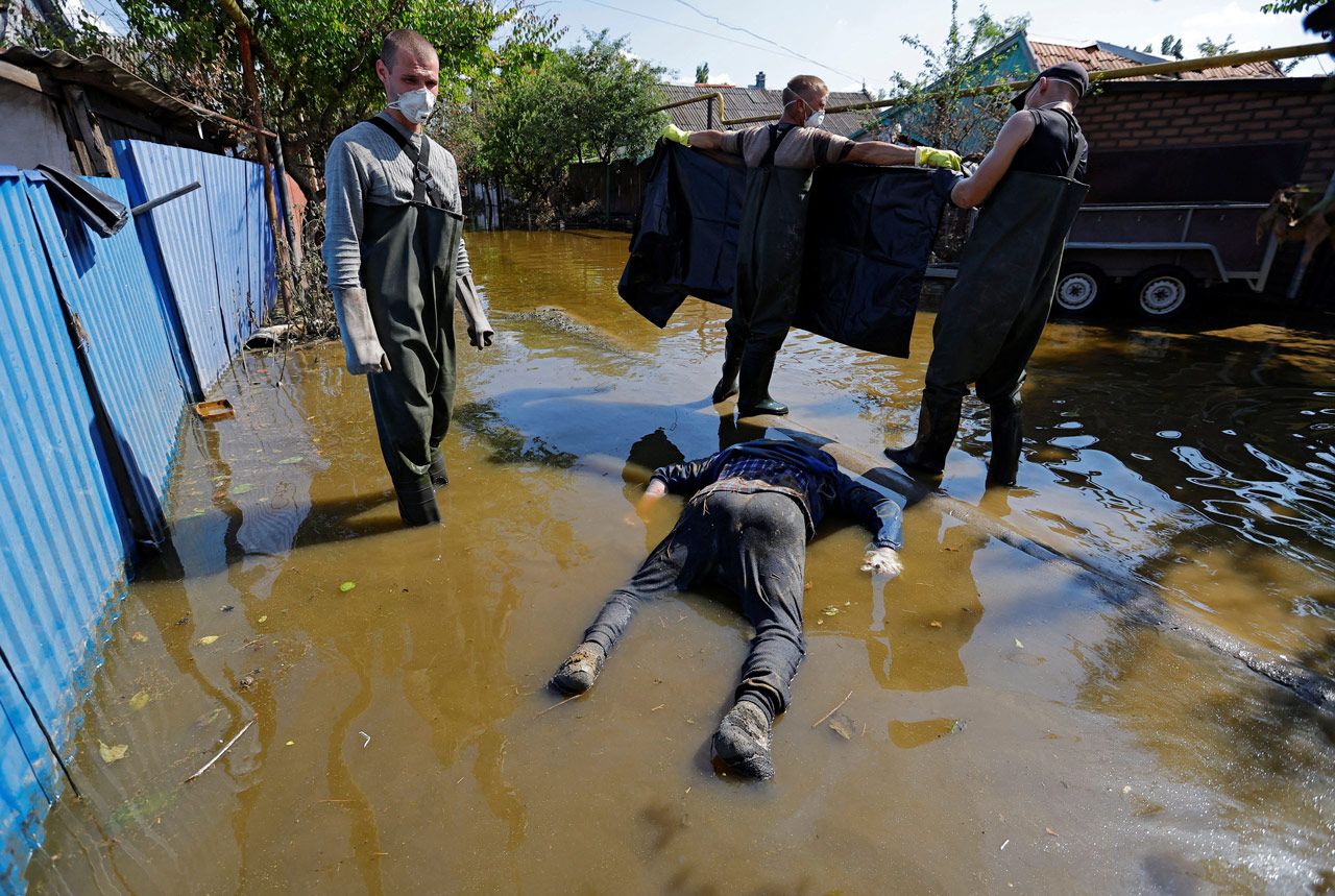 Reuters опублікував фотографії з тілами жертв повені в окупованій Голій Пристані