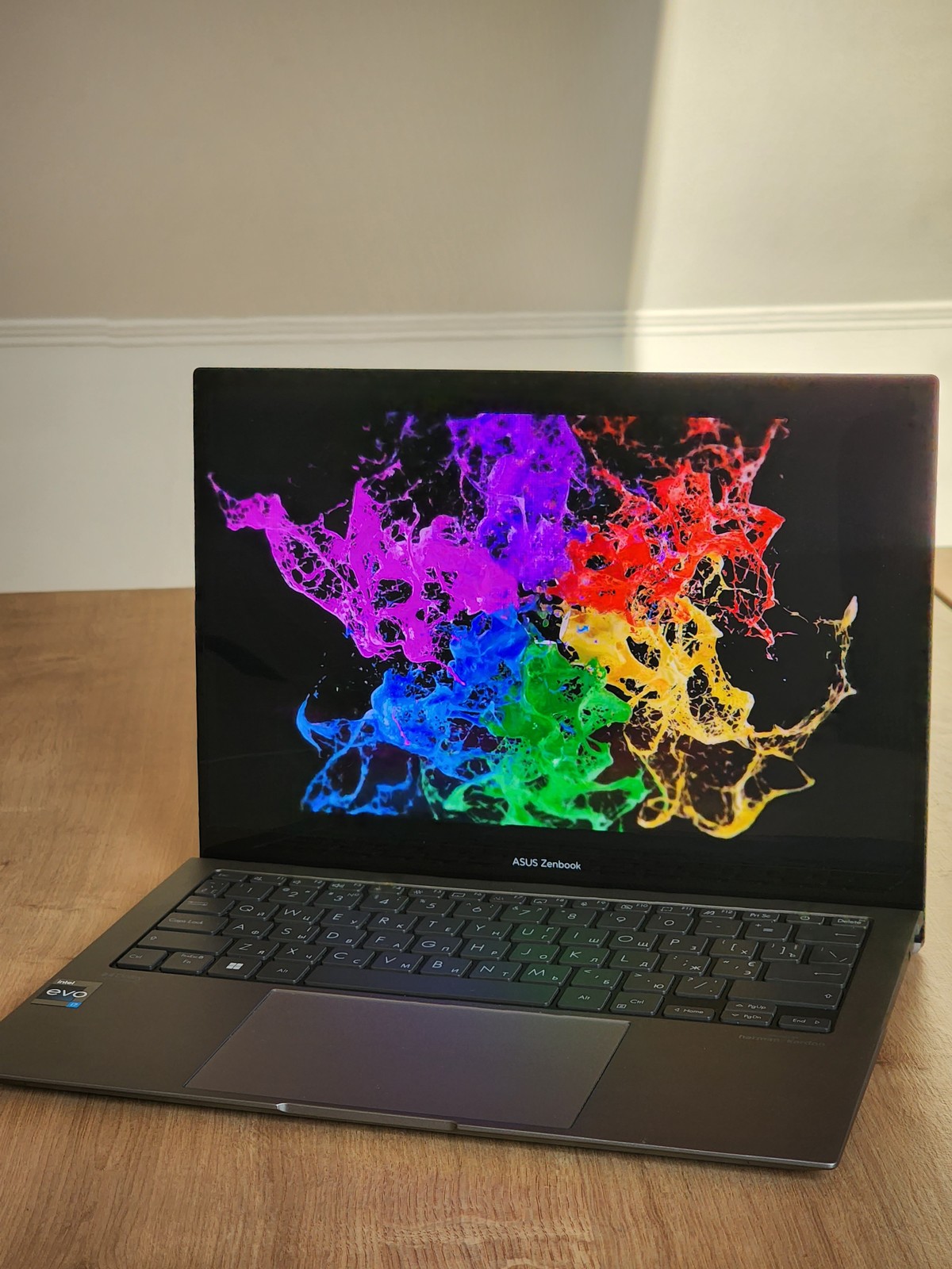ASUS Zenbook S 13 OLED