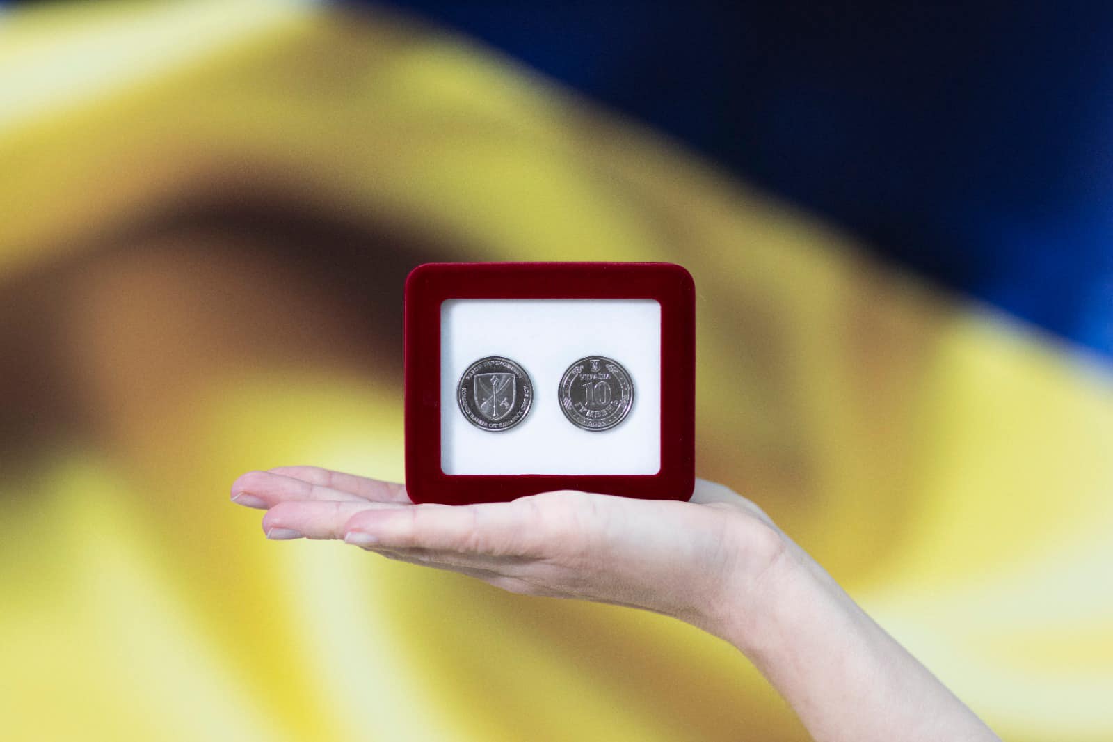 НБУ випустив нову обігову монету 10 гривень