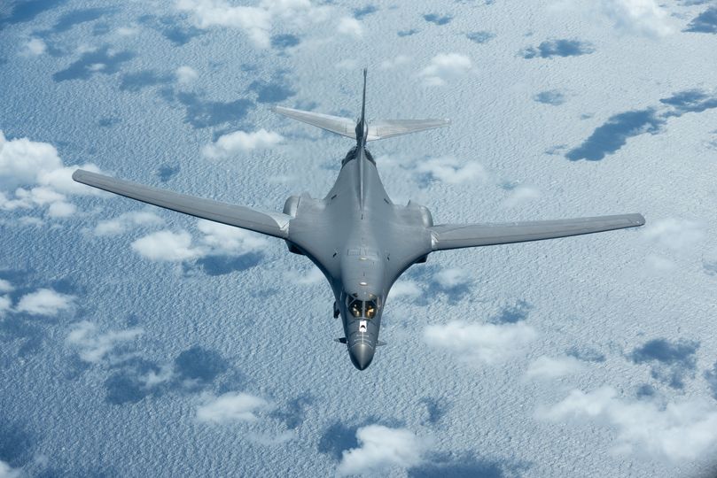 Американський стратегічний бомбардувальник B-1B Lancer розбився під час посадки