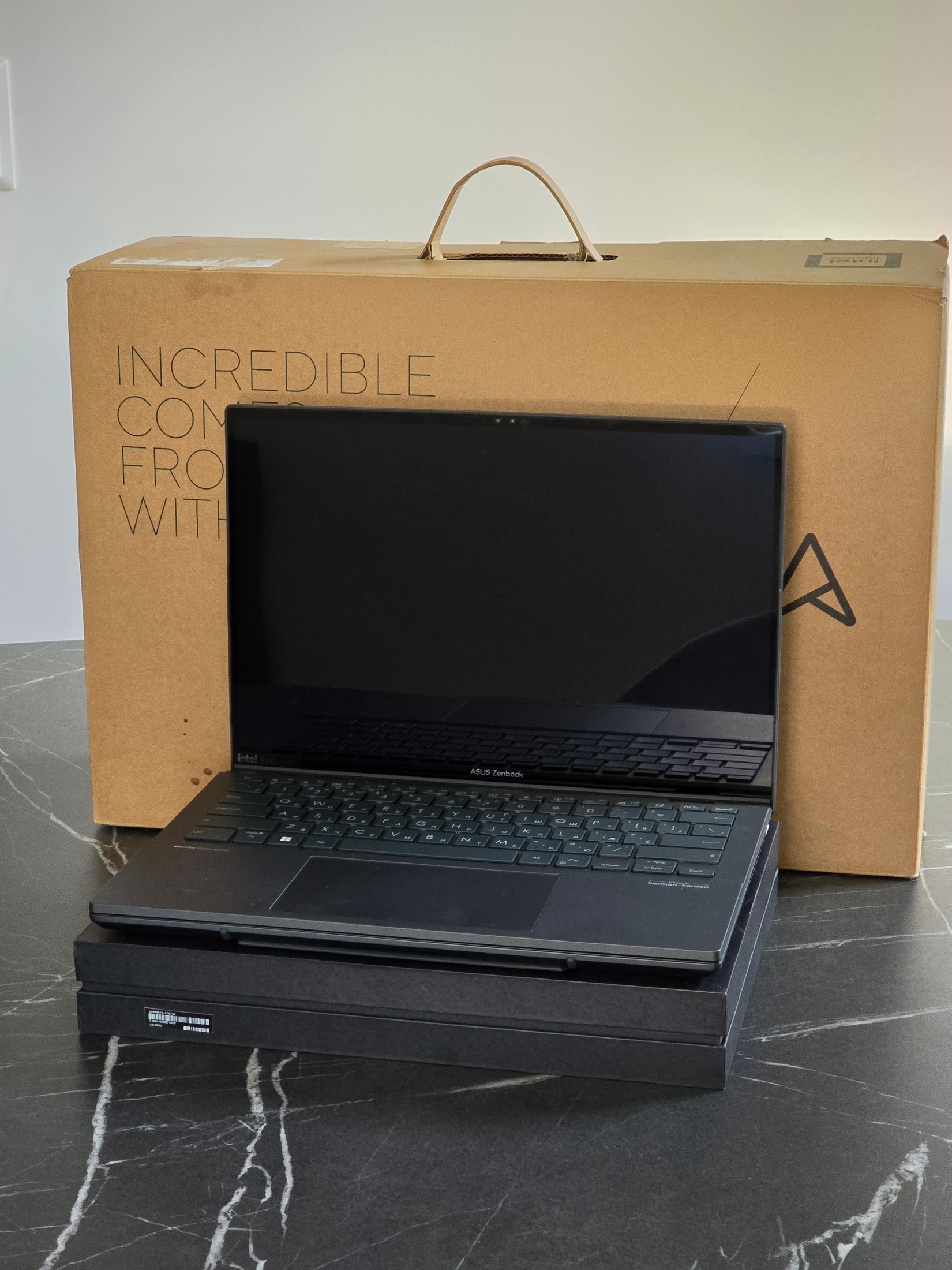 ASUS Zenbook DUO UX8406