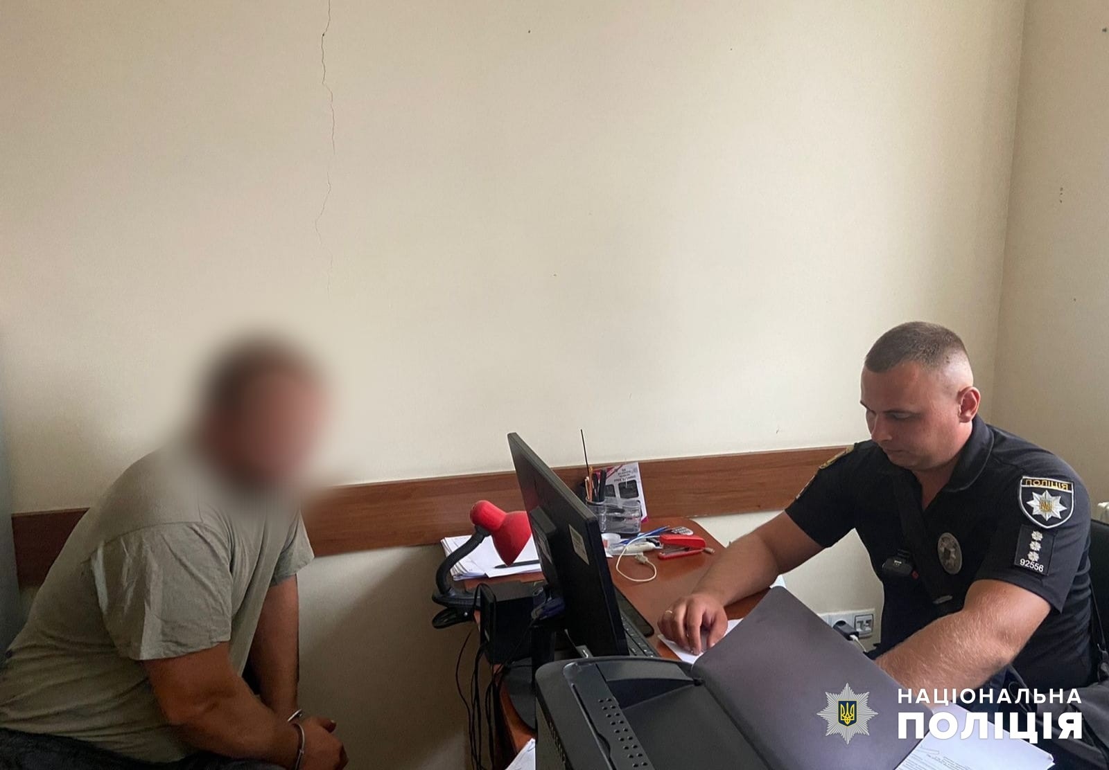 На Одещині нетверезий чоловік кинув гранату в гараж з компанією, яка випивал
