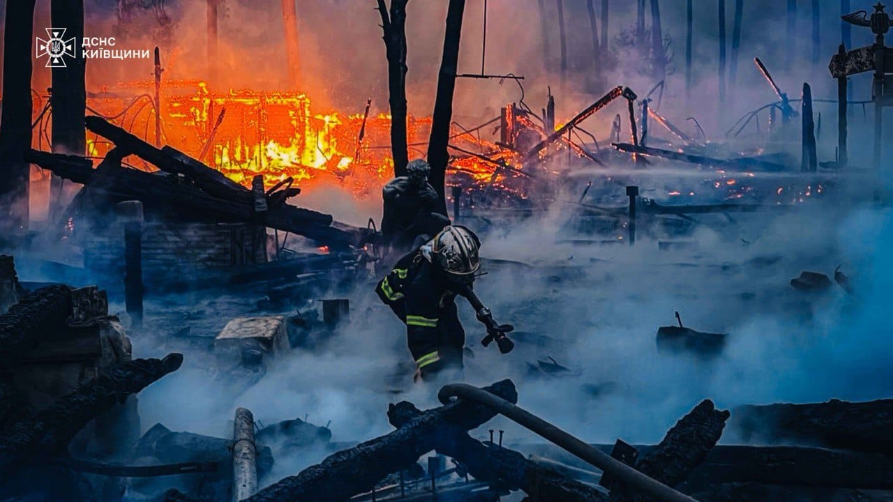 Під Києвом згорів ресторан "Партизан" на Новообухівській трасі