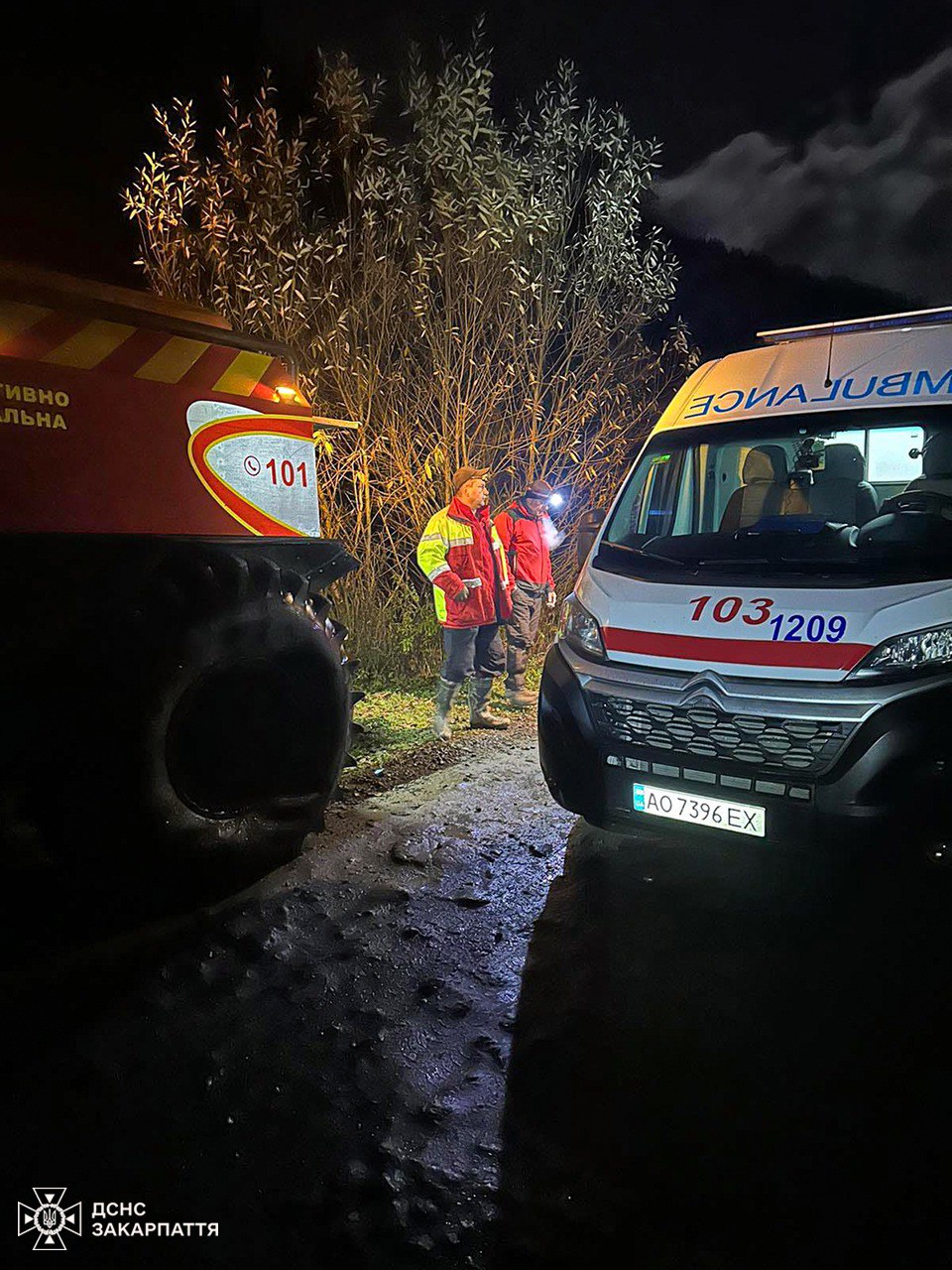На Закарпатті врятували туриста, який 10 днів блукав у горах