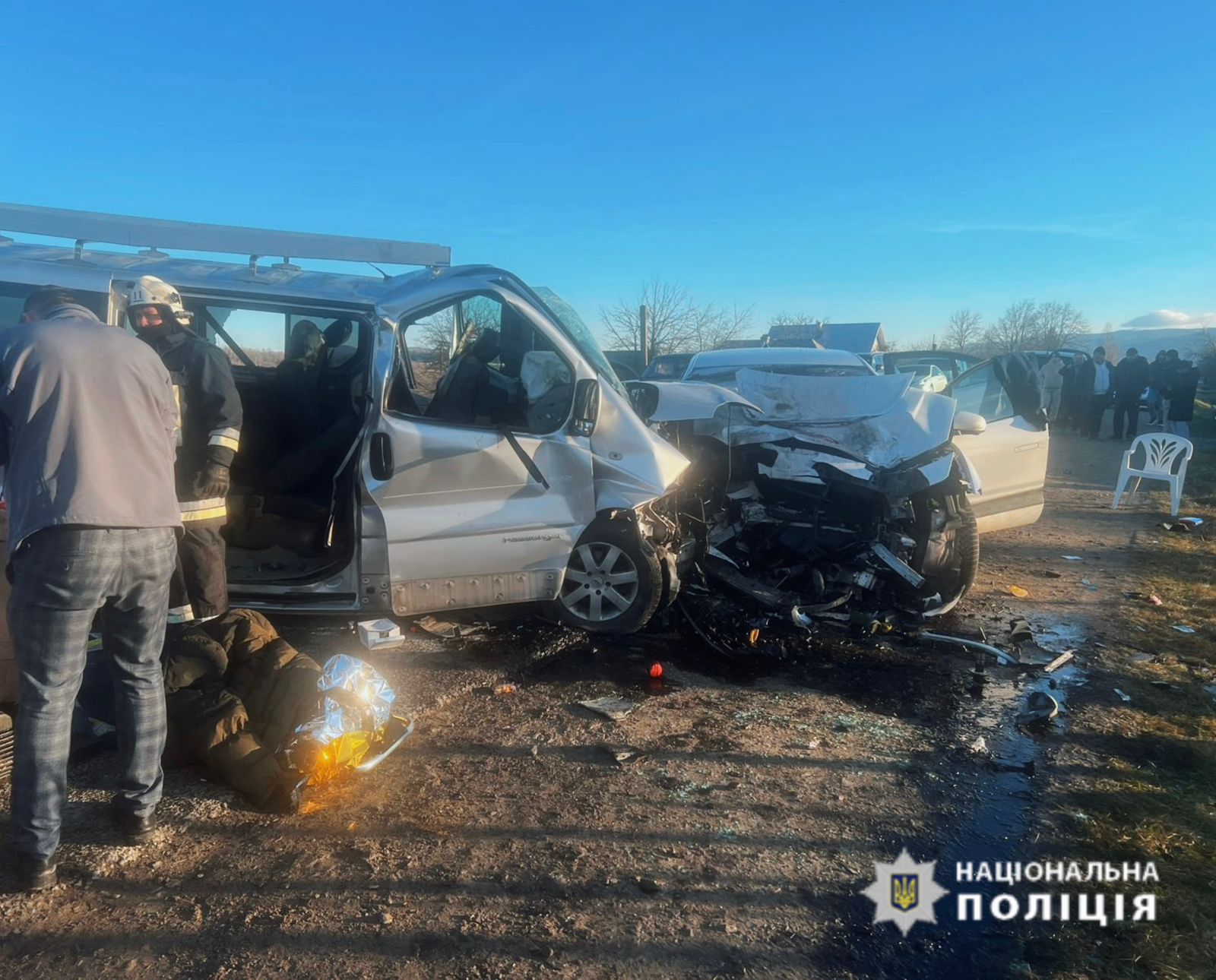 На Прикарпатті 19-річна дівчина на Jaguar скоїла ДТП, госпіталізовані 13 людей