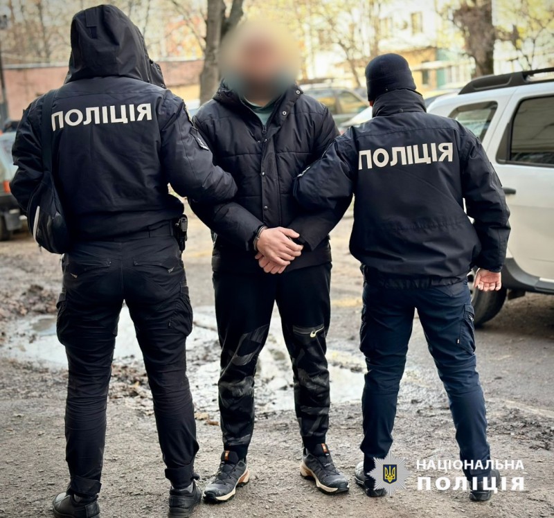 В Одесі затримали командира частини, який забирав у підлеглих третину зарплати