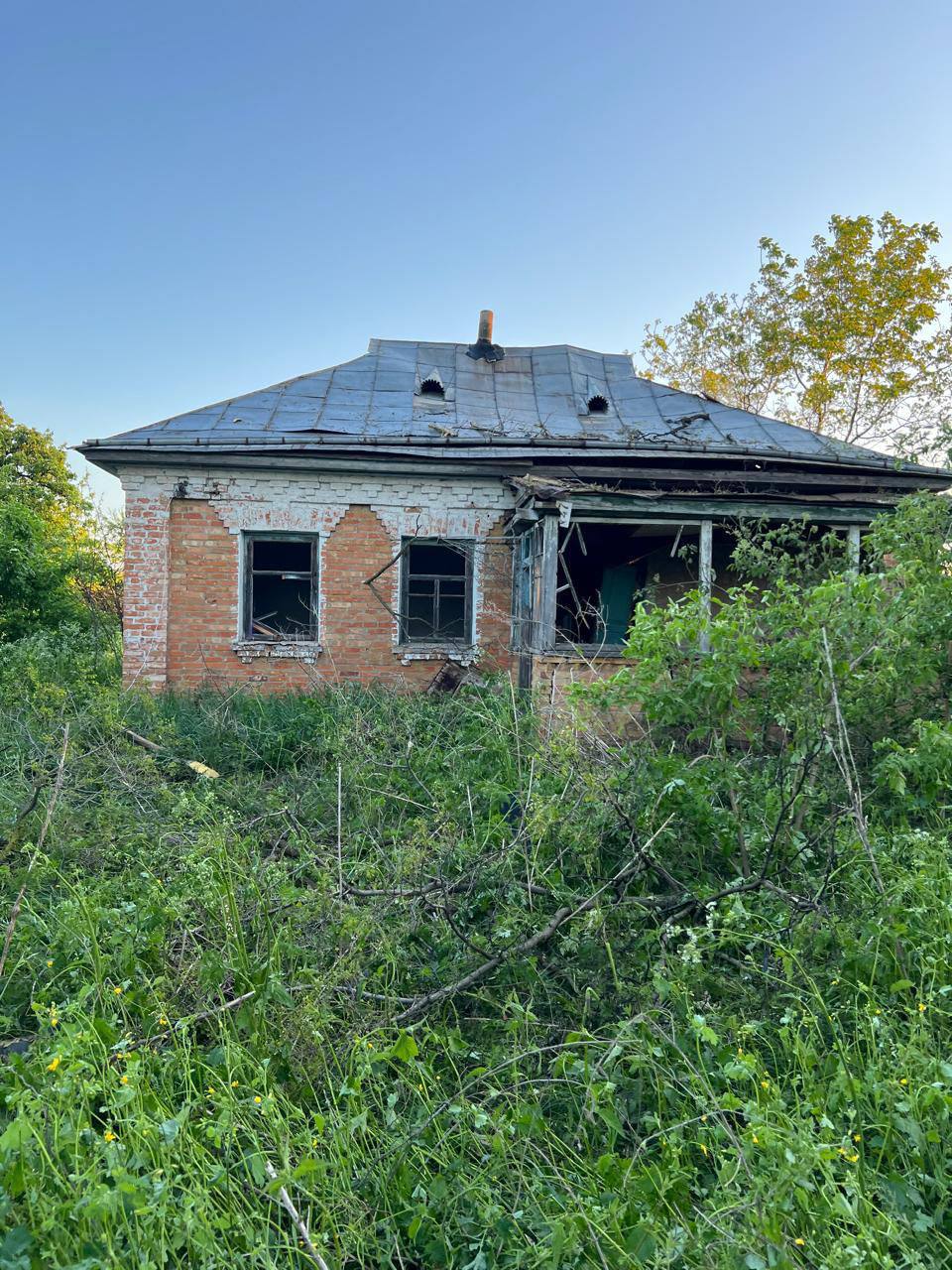 На Київщині уламки "шахеда" пошкодили будинок, 5 постраждалих