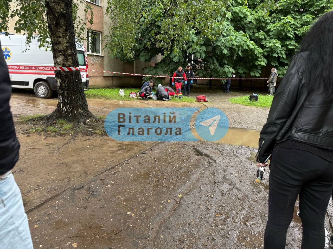В Ужгороді студент театрального кодежу стрибнув з вікна шостого поверху через провалений екзамен