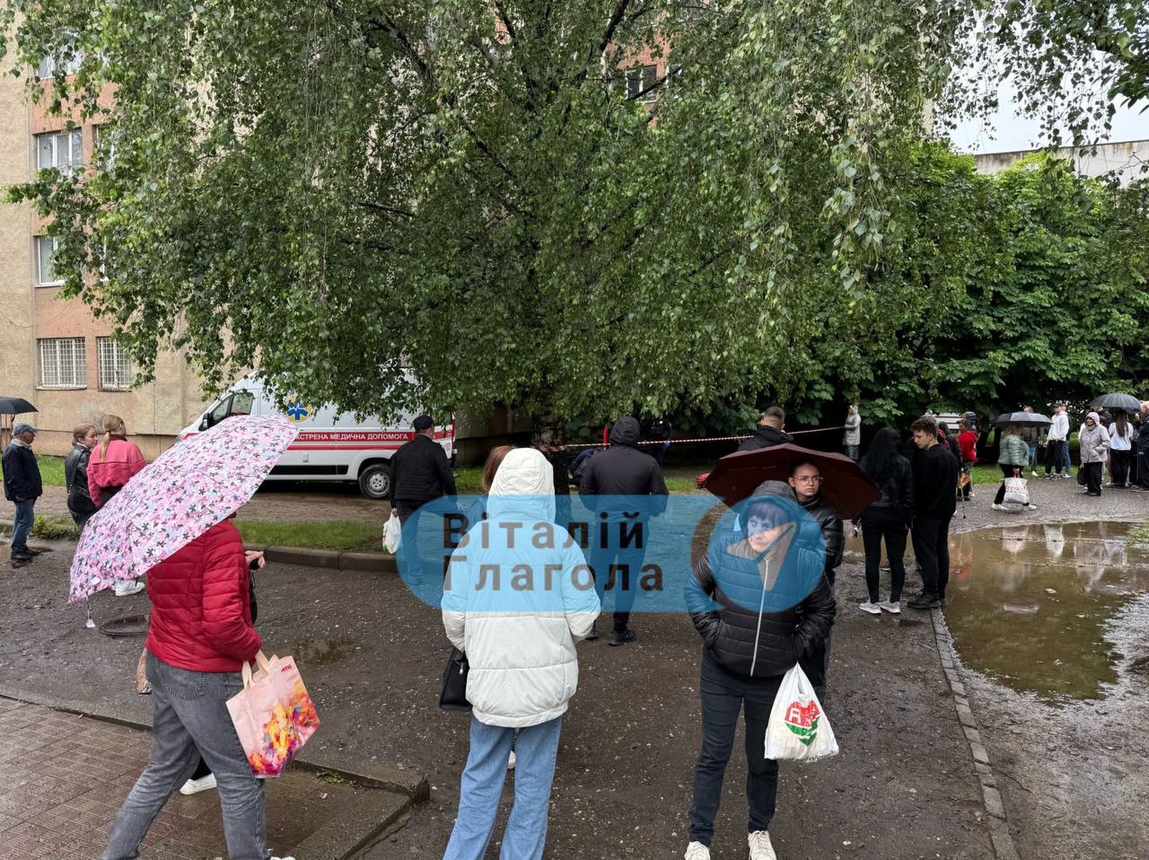 В Ужгороді студент театрального кодежу стрибнув з вікна шостого поверху через провалений екзамен