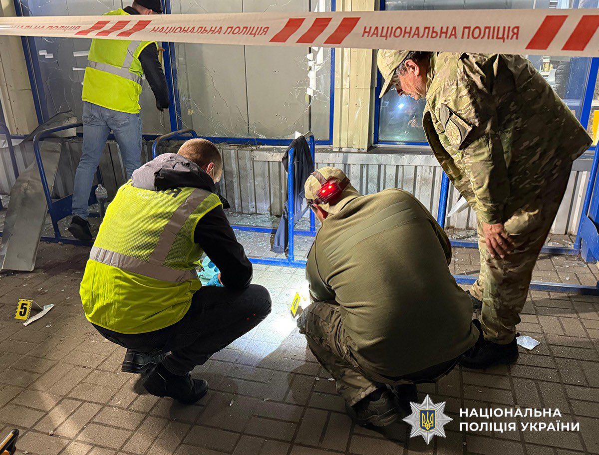 У Житомирі чоловік кинув гранату в натовп біля супермаркету, 6 поранених