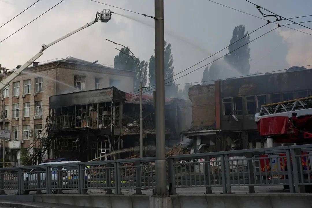 У Києві 4 загиблих, 20 постраждалих внаслідок нічного удару, пошкоджено метро