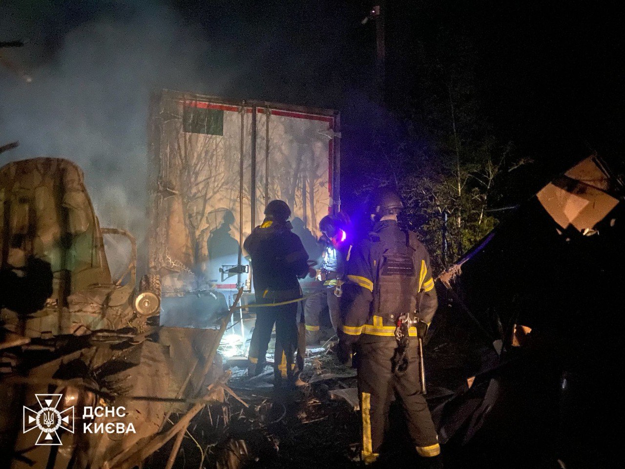 Київ вночі атакували "шахеди", у кількох районах впали уламки