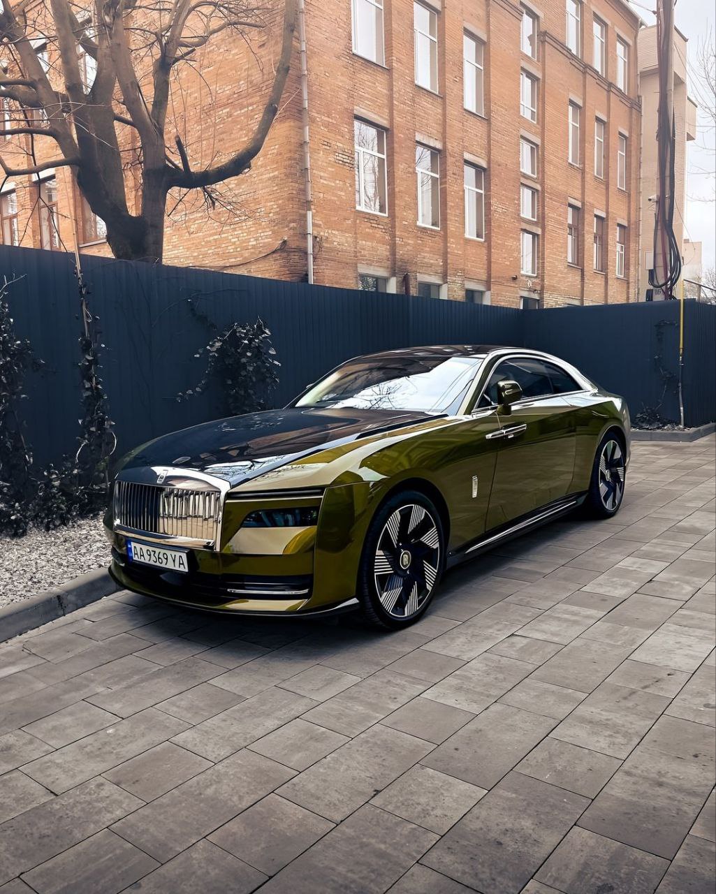 Rolls-Royce Spectre, Геннадий Вацак