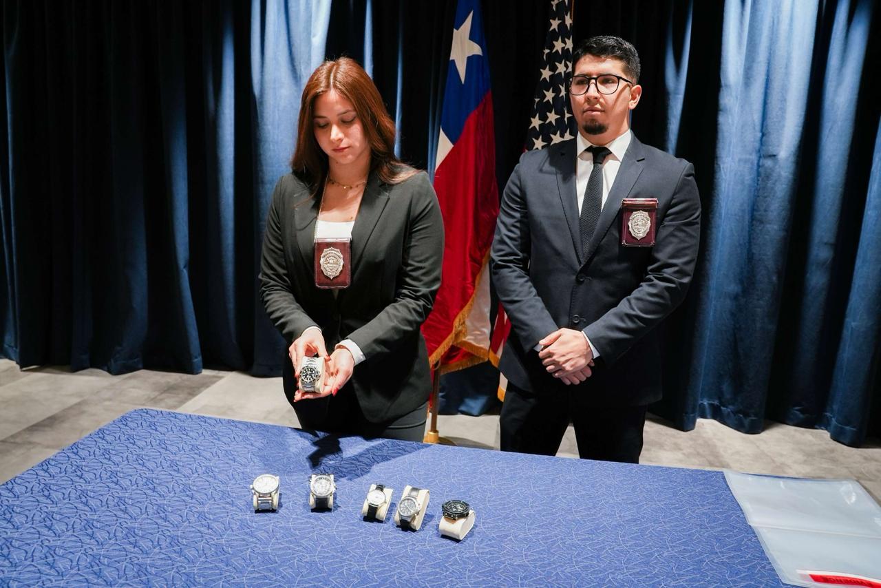 Вкрадені годинники Кіану Рівза знайшли у Чилі під час рейду силовиків