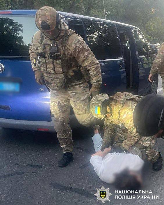 У Києві водій "геліка" через зауваження побив велосипедиста до втрати свідомості