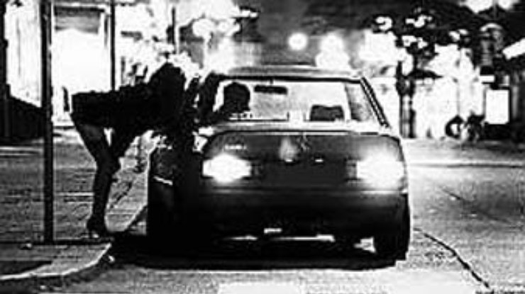 Суд разрешил проституткам...