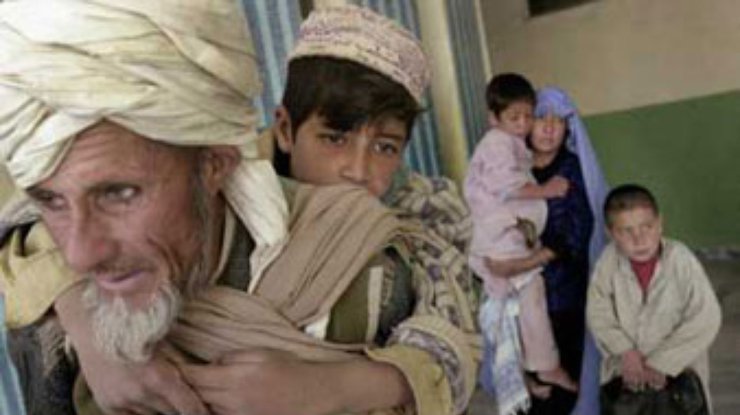 В афганской провинции Бамиан распределяют гуманитарную помощь