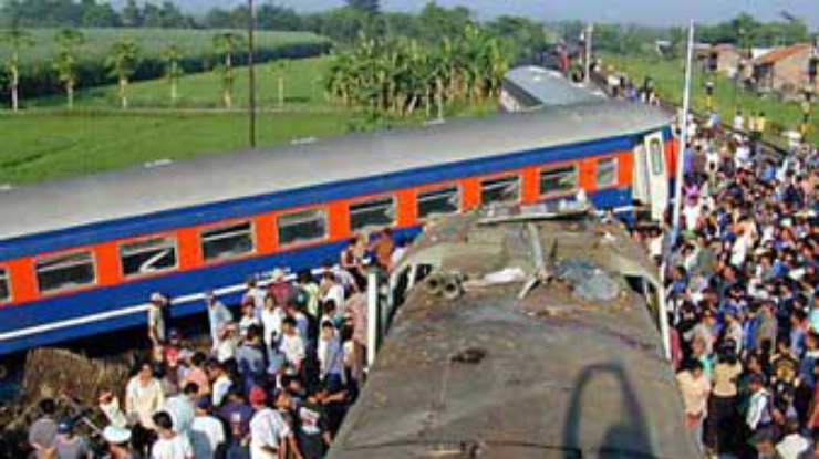 Железнодорожная катастрофа в Индонезии