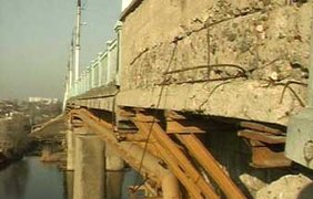 Днепропетровск. В арке моста найдена взрывчатка