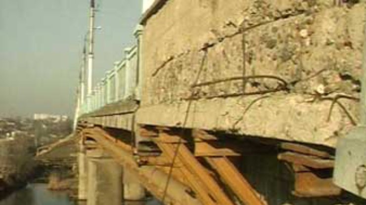 Днепропетровск. В арке моста найдена взрывчатка