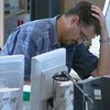 Американец разбил свой постоянно ломающийся компьютер кувалдой