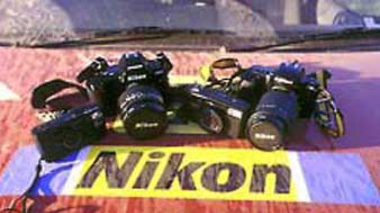 Nikon несет убытки