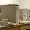 За вход в компьютерный клуб дети платят "натурой"