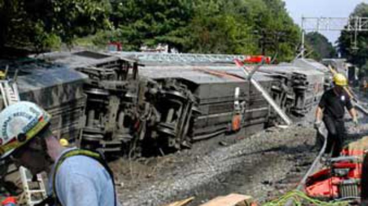 В железнодорожной аварии в США 90 человек получили ранения
