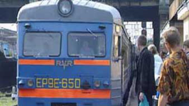 Возобновлено движение поездов в Ленинском районе Крыма