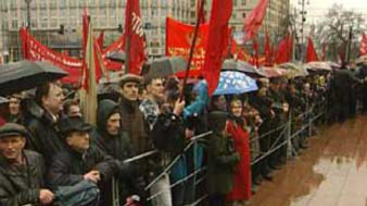 Участники митинга в Луганске требуют досрочных президентских выборов