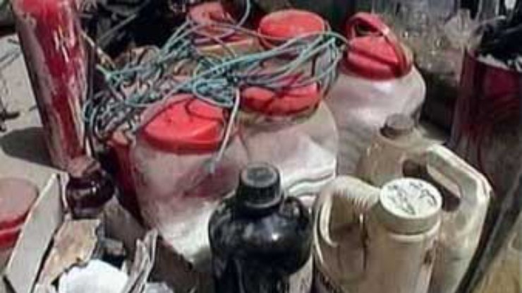 У посольства Франции в Кабуле найдены контейнеры с химикатами