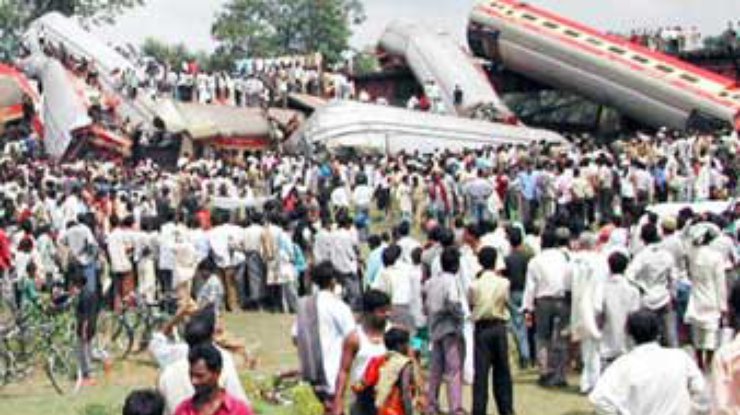 Опознаны тела 69 жертв железнодорожной катастрофы в Индии
