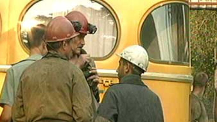 На шахте в Луганской области под завалом оказались 2 шахтера