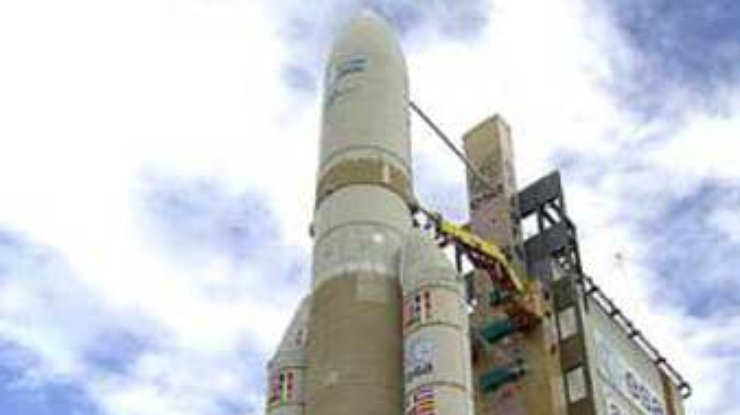 Ariane-5 с двумя спутниками упала в океан