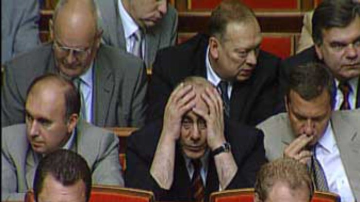 Украинские политологи дают оценку дракам депутатам