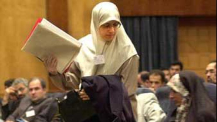 Иранские женщины-депутаты выступают против смертного приговора за прелюбодеяние