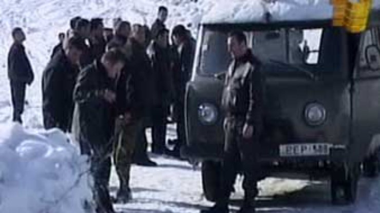 На Тбилиси обрушился снегопад