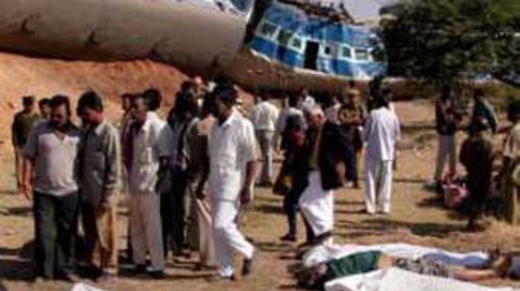 Железнодорожная катастрофа произошла в Индии, 20 человек погибли и 100 ранены