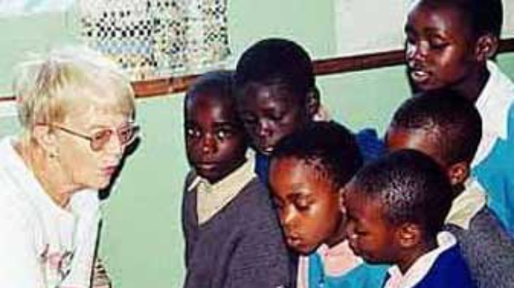 Зимбабве: плата за школьное образование "заморожена" на уровне 2002 года