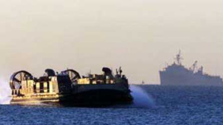В Персидский залив направляются десантные корабли США