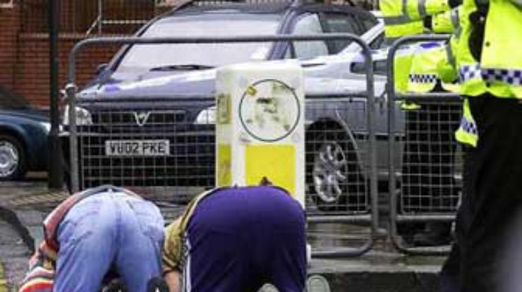 В лондонской мечети полиция обнаружила оружие и газ Си-Эс