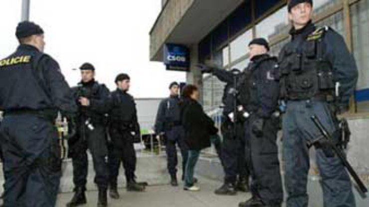Полиция Чехии получила ложное сообщение о бомбе в банке