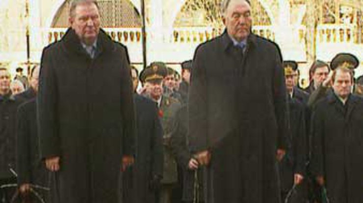 Леонид Кучма поздравил с праздником ветеранов войны, солдат и офицеров Вооруженных сил