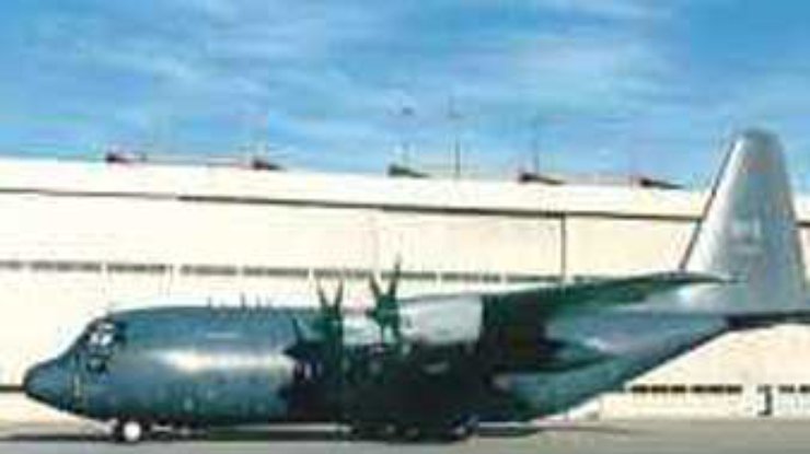 Два американских транспортных самолета доставили оборудование на авиабазу в Болгарии