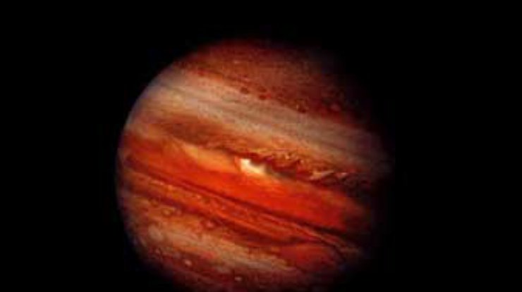 Астрономы обнаружили огромное кольцо водного пара вокруг Юпитера