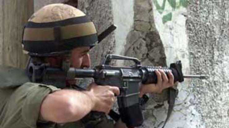 Израильские войска взяли штурмом здание ООП в Тулькарме