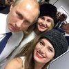 Путин сделал селфи с двумя моделями в Сочи (фото)