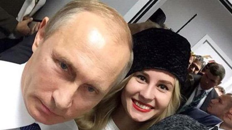 Путин сделал селфи с моделями. Instagram/Игошиной