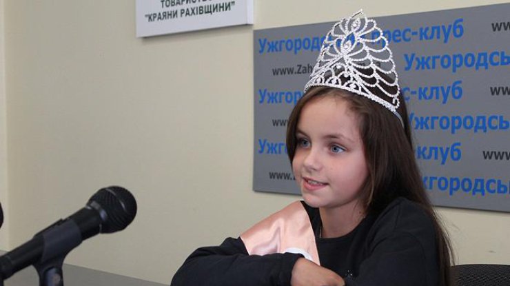 10-летняя украинка стала мини мисс мира. Фото из архива Юлии Мишко