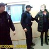 Во Львове учительница избила полицейских (фото)